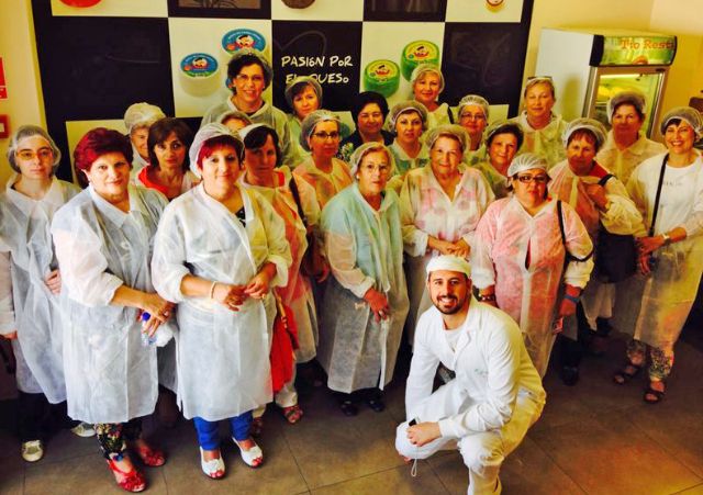 Más de 60 mujeres lumbrerenses realizan una visita cultural a Caravaca de la Cruz enmarcada dentro de la programación mensual del Centro de la Mujer