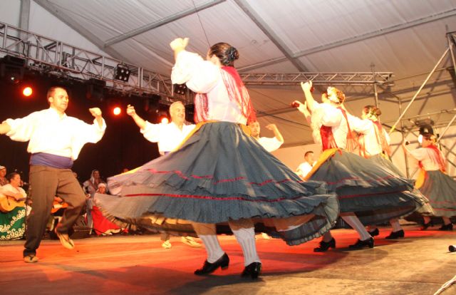 Folklore a cargo de Coros y Danzas 'Virgen del Rosario' en las fiestas de Puerto Lumbreras