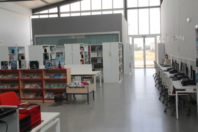 La modernización informática de la biblioteca de La Estación-Esparragal, uno de los proyectos aprobados por 'Campoder'