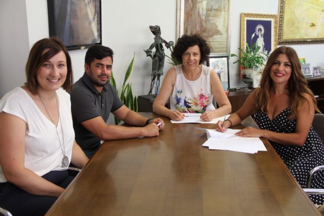 El Ayuntamiento y la agrupación flamenca Riá Pitá renuevan su convenio de colaboración
