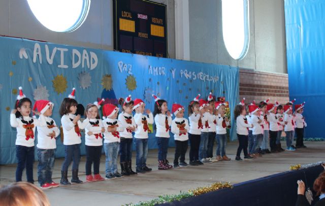 Los alumnos de los colegios de Puerto Lumbreras celebran las tradicionales Fiestas de Navidad 2014