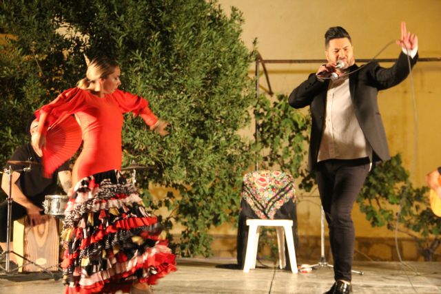 Unas 200 personas disfrutan de la noche de flamenco del 'Nogalte Cultural'