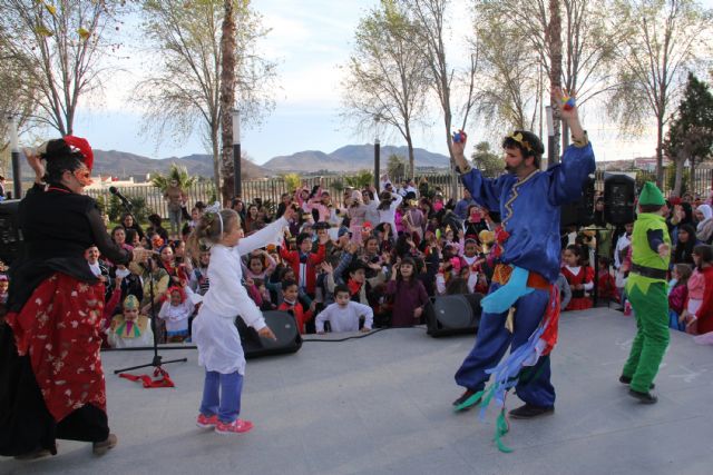 Puerto Lumbreras celebró una fiesta de Carnaval con cuentacuentos, juegos y chocolatada para los más pequeños