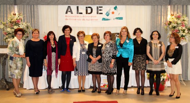 La Asociación de Enfermos de Alzheimer de Puerto Lumbreras ALDEA congrega a más de 200 personas en su comida-gala benéfica anual