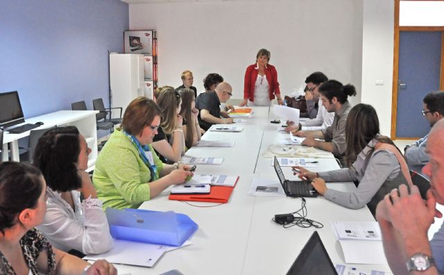 El Centro de la Mujer se apunta a 'clases de idiomas'