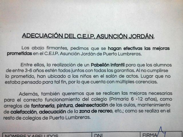 Se agota la paciencia de padres y madres del colegio Asunción Jordán