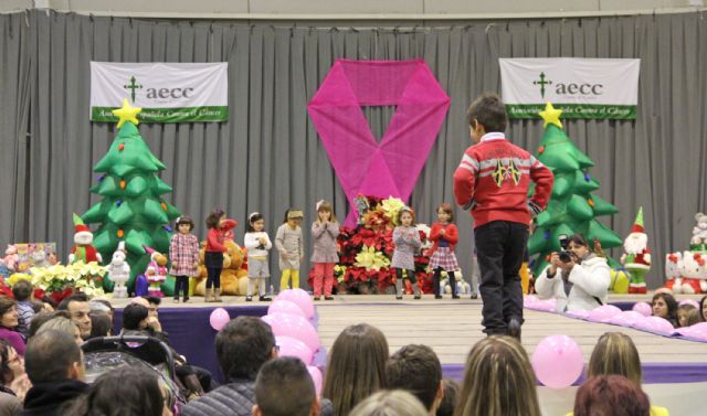 Más de 700 personas se sumaron al Desfile de Moda Benéfico para la Asociación Contra el Cáncer