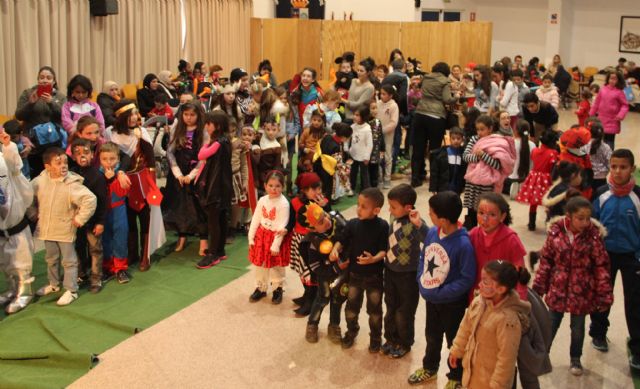 Puerto Lumbreras celebró una fiesta de Carnaval con cuentacuentos, magia y juegos para los más pequeños