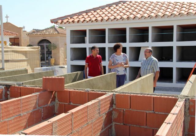 El Ayuntamiento realiza obras de mejora y construye nuevos nichos en el cementerio de Puerto Lumbreras