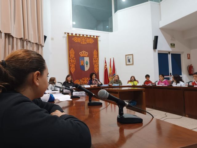 Los alumnos de los colegios de Puerto Lumbreras celebran Plenos Infantiles en el Ayuntamiento con motivo del Día de la Constitución Española