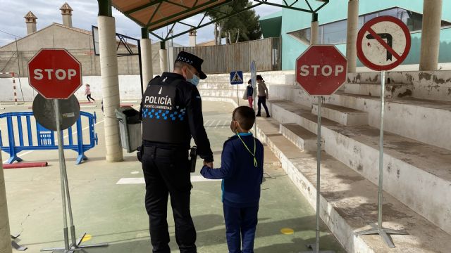 Alrededor de 1800 alumnos de Infantil y Primaria de Puerto Lumbreras recibirán durante el mes de mayo formación en educación vial