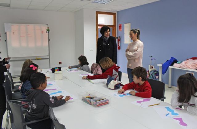 Una quincena de familias se benefician del programa de conciliación de la vida laboral y familiar
