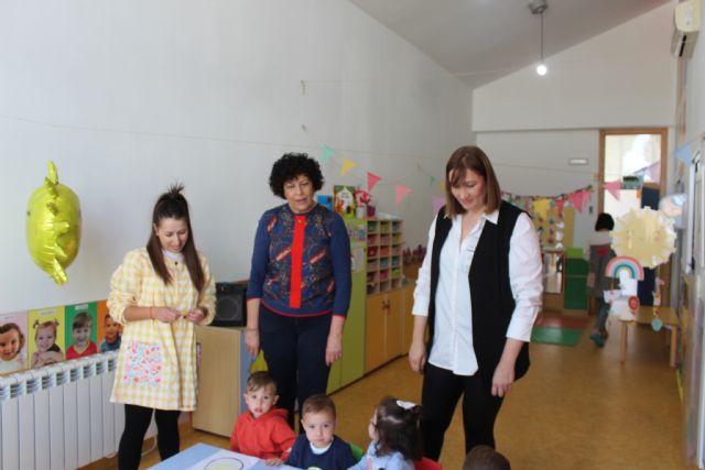 Casi un centenar de alumnos disfrutan en la Escuela de Semana Santa para facilitar la conciliación durante el periodo vacacional