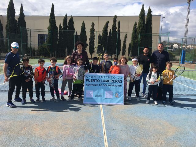 El Ayuntamiento y el Club de Tenis de Puerto Lumbreras renuevan el convenio de colaboración para continuar fomentando el deporte base en el municipio