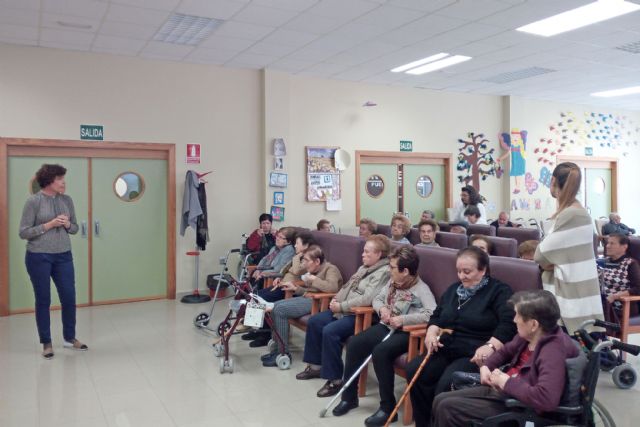 El servicio municipal de Teleasistencia atiende a 70 personas en Puerto Lumbreras
