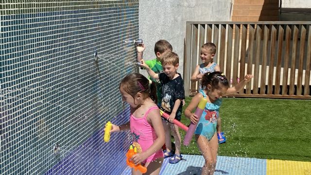 Un centenar de niños y niñas disfrutan y aprenden en la escuela de verano de la Red Municipal de Guarderías de Puerto Lumbreras