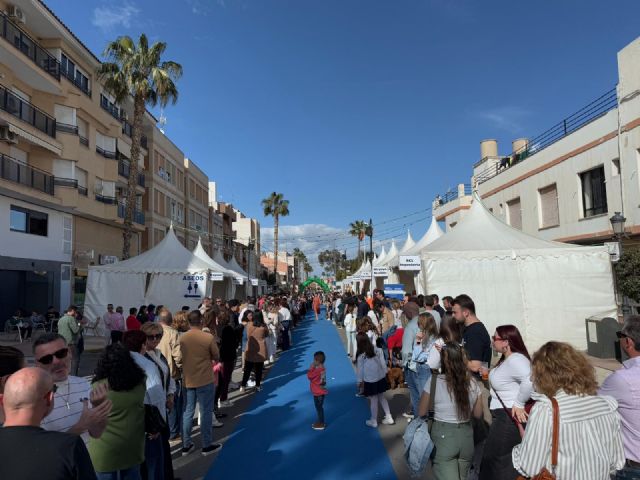Más de 15.000 personas han disfrutado, este fin de semana, de la tercera edición de la feria 'El Puerto en Flor'