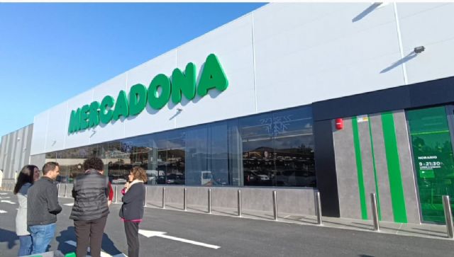 Mercadona inaugura su nuevo modelo de tienda eficiente en Puerto Lumbreras