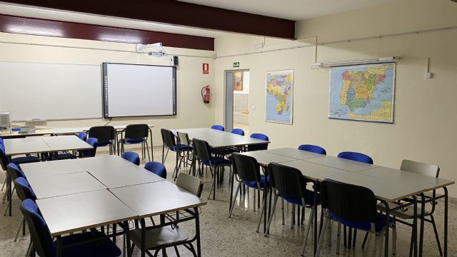 Técnicos de la Consejería de Educación visitan el antiguo colegio Sagrado Corazón para albergar los Ciclos Formativos del IES Rambla de Nogalte