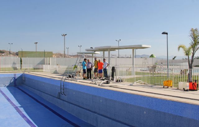 El Ayuntamiento de Puerto Lumbreras pone a punto las piscinas de verano para su apertura