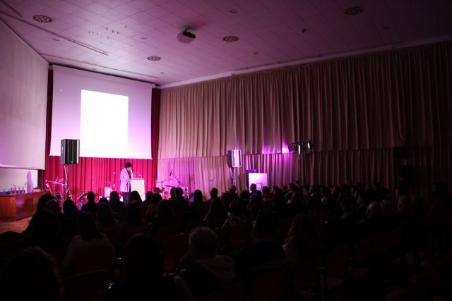 Puerto Lumbreras hace entrega de las distinciones por la contribución a la igualdad en el Acto Institucional con motivo del Día Internacional de la Mujer