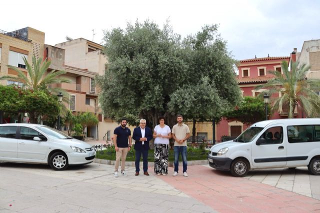 La Comunidad cede dos vehículos al Ayuntamiento de Puerto Lumbreras y adecuará el solar anexo al Consistorio como aparcamiento