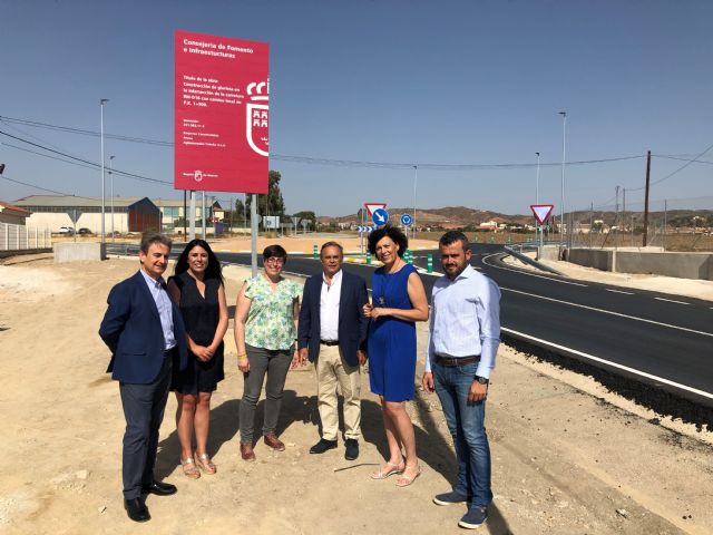 La Comunidad pone en servicio una nueva glorieta en Puerto Lumbreras para mejorar la seguridad vial de 4.930 vehículos al día