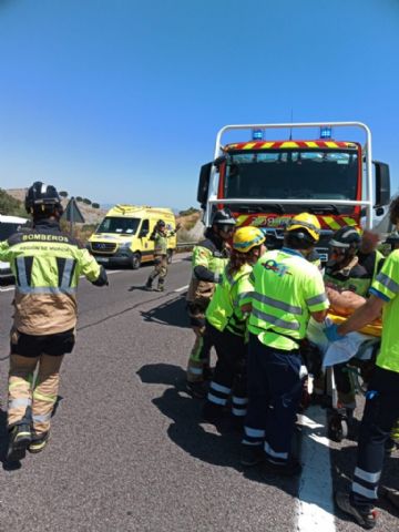 Herido grave en accidente de tráfico, al colisionar un camión y una furgoneta en A-91