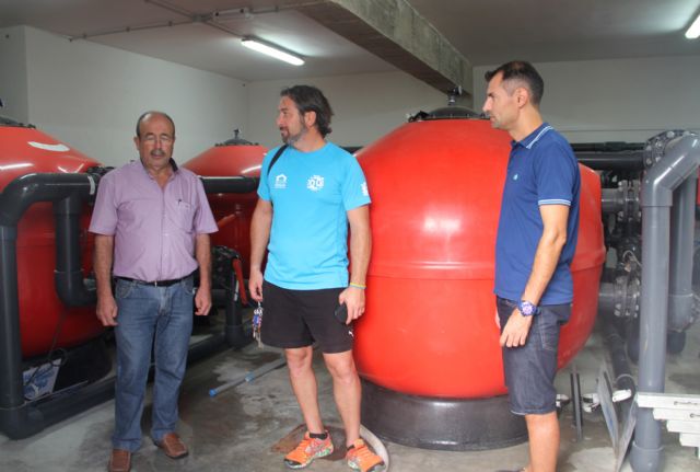 El Ayuntamiento de Puerto Lumbreras reutiliza el agua de las piscinas de verano para la limpieza de calles y riego de jardines