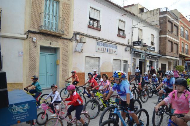 Más de medio millar de personas participan en el ciclopaseo 'En forma pedaleando' organizado por el Ayuntamiento de Puerto Lumbreras