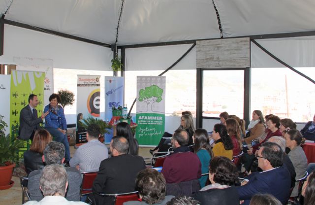 Casi un centenar de emprendedores intercambian experiencias y amplían su red de contactos en Puerto Lumbreras
