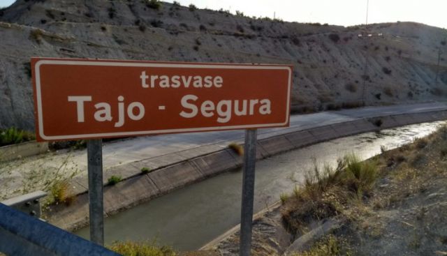 El grupo municipal del PP presenta una moción contra los recortes del Gobierno central al Tajo-Segura, que supondrán una subida de más del 30 por ciento en el precio del agua