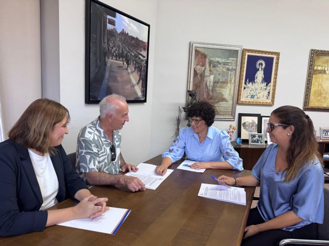 El Ayuntamiento de Puerto Lumbreras reafirma su colaboración con la Asociación Coros y Danzas 'Virgen del Rosario'