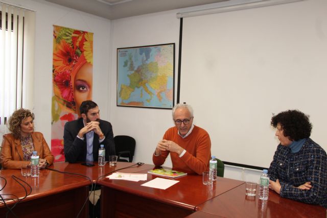 El vicepresidente del Gobierno Región de Murcia, José Ángel Antelo, visita Puerto Lumbreras para apoyar al sector agrícola