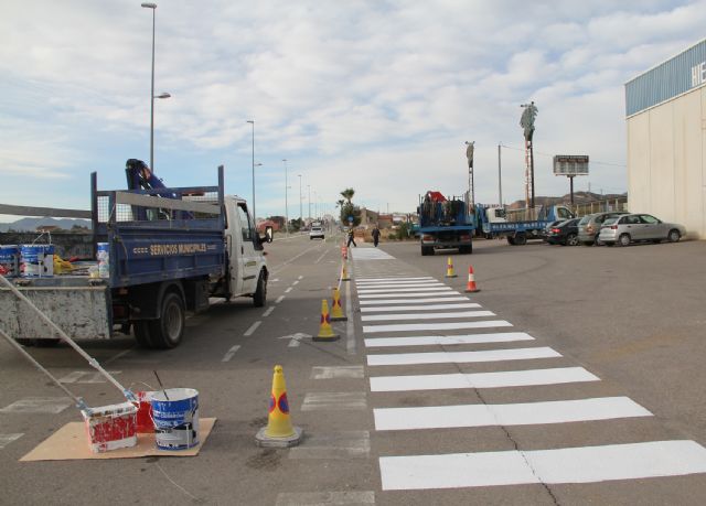 Comienza el repintado de los pasos de peatones para mejorar la seguridad ciudadana