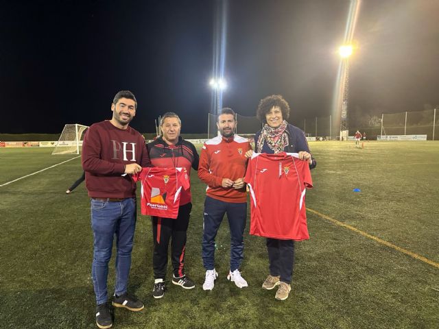 La alcaldesa mantiene una reunión estratégica con el Club Deportivo Lumbreras para impulsar el deporte local