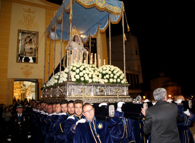 La Virgen de los Dolores mostró su esplendor  en la noche del Viernes Santo