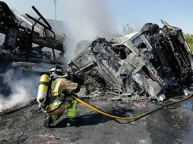 Un conductor de un camión fallece en accidente de tráfico en Puerto Lumbreras