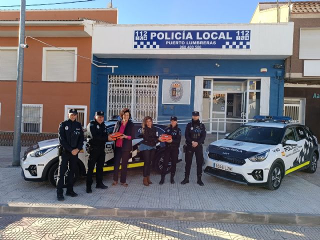 El Ayuntamiento equipa los coches de la Policía Local de Puerto Lumbreras con dos desfibriladores para mejorar su actuación inmediata ante emergencias cardiacas