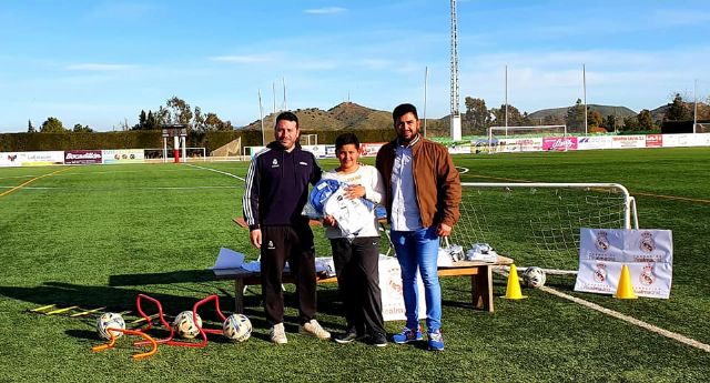 Los alumnos de la Fundación Real Madrid en Puerto Lumbreras recibirán sus equipaciones oficiales este martes