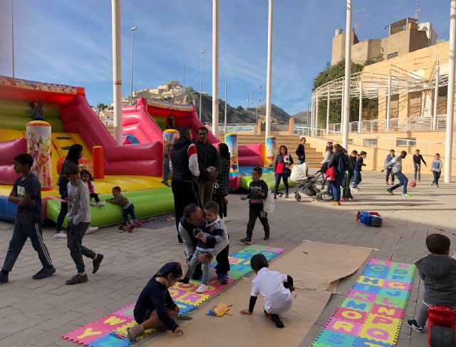 'Navilandia' facilita las compras familiares navideñas en el pequeño comercio local