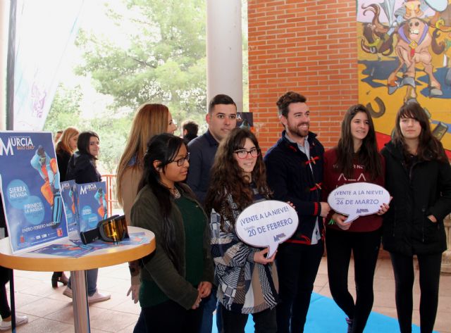 Presentan un nuevo programa de viajes a la nieve para jóvenes lumbrerenses