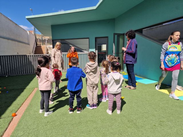 Más de cincuenta niños disfrutan de la Escuela de Semana Santa para facilitar la conciliación durante este periodo vacacional