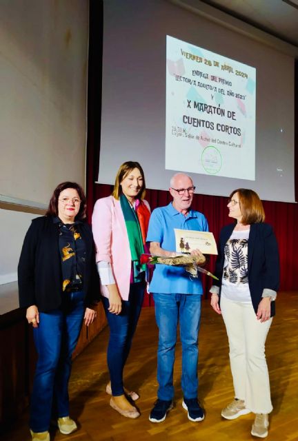 César Camacho Alcaraz y Juan Miguel Pérez Morales premio a mejores lectores infantil y adulto 2023 de la Biblioteca Municipal