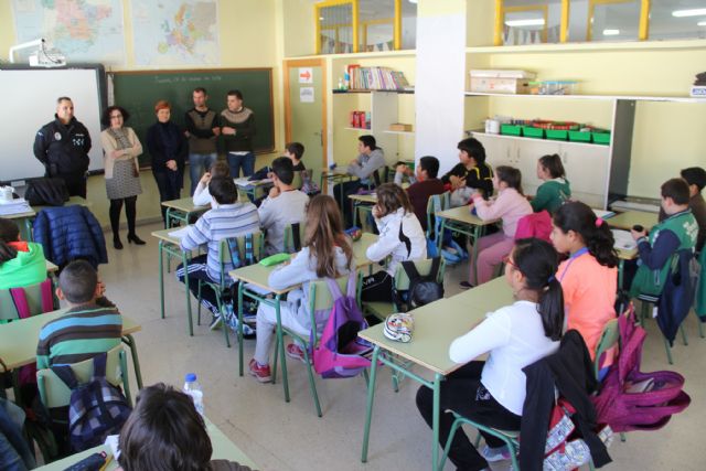 El Ayuntamiento pone en marcha una campaña de sensibilización contra el absentismo escolar en los centros educativos de Puerto Lumbreras