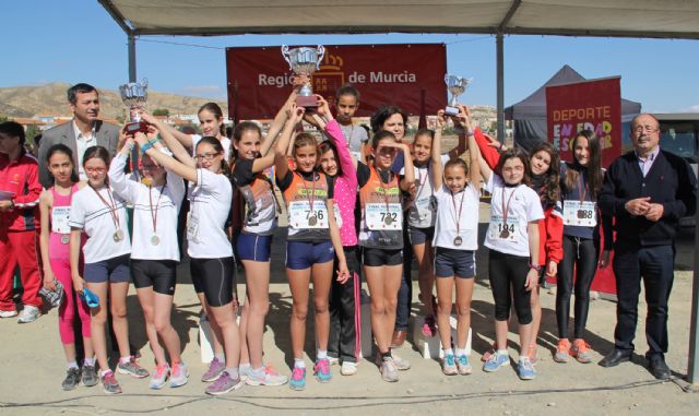 Más de 900 deportistas de la Región de Murcia participan en la Final de Cross Escolar celebrada en Puerto Lumbreras