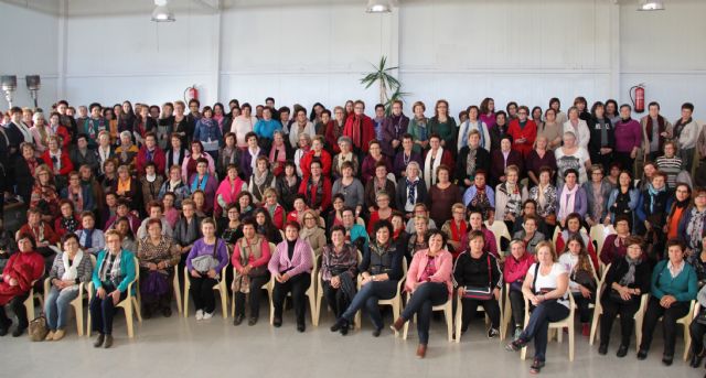 Más de 200 mujeres lumbrerenses participan en una jornada de convivencia en el Cabezo la Jara con motivo del 'Mes de la Mujer'
