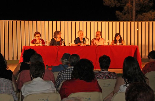 Poetas lumbrerenses protagonizaron un recital de poesía enmarcado en la programación veraniega Nogalte Cultural