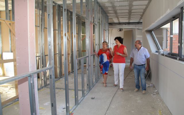 Continúan las obras de la nueva guardería pública junto al colegio Asunción Jordán con la que se habilitará un centro de educación infantil junto a cada uno de los 4 colegios del municipio