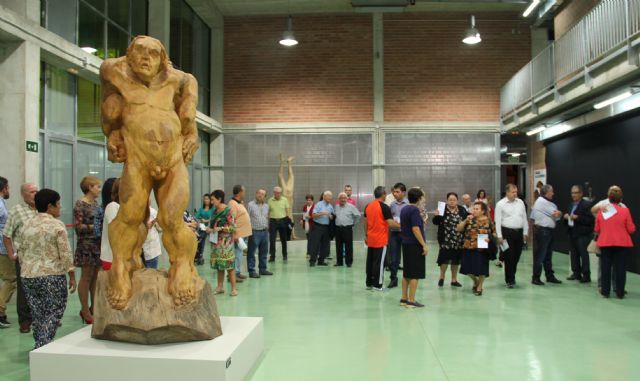 Inaugurada la exposición 'Itinerancias: Talla Contemporánea' en la Sala de Exposiciones del Complejo Cultural Auditorio de Puerto Lumbreras